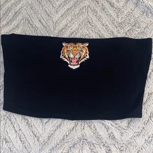 Tiger patch black crop top